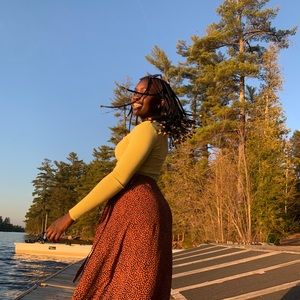 Meet your Posher, Hwida